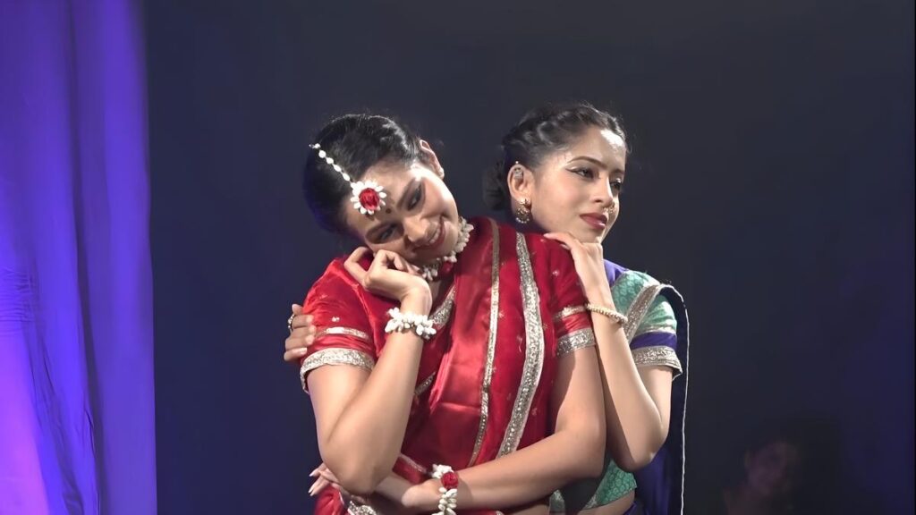 Sakhi Ri: A confluence of classical dance and menstrual awareness 1 Sakhi Ri: A confluence of classical dance and menstrual awareness