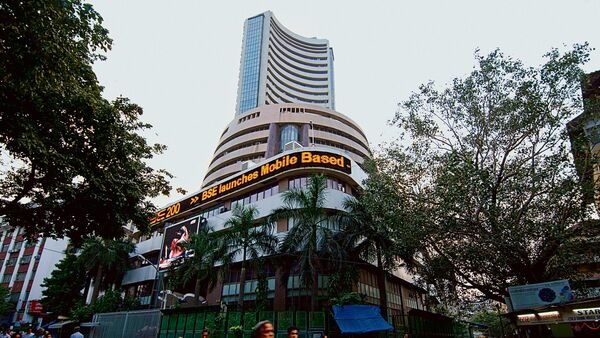 Hindenburg Report Causes Market Volatility, BSE Sensex Sees Slight Dip 1 Hindenburg Report Causes Market Volatility, BSE Sensex Sees Slight Dip